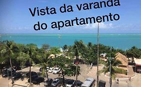Apto 502 - Dois quartos à beira da praia de Pajuçara em Maceió, próximo a feirinha de artesanato